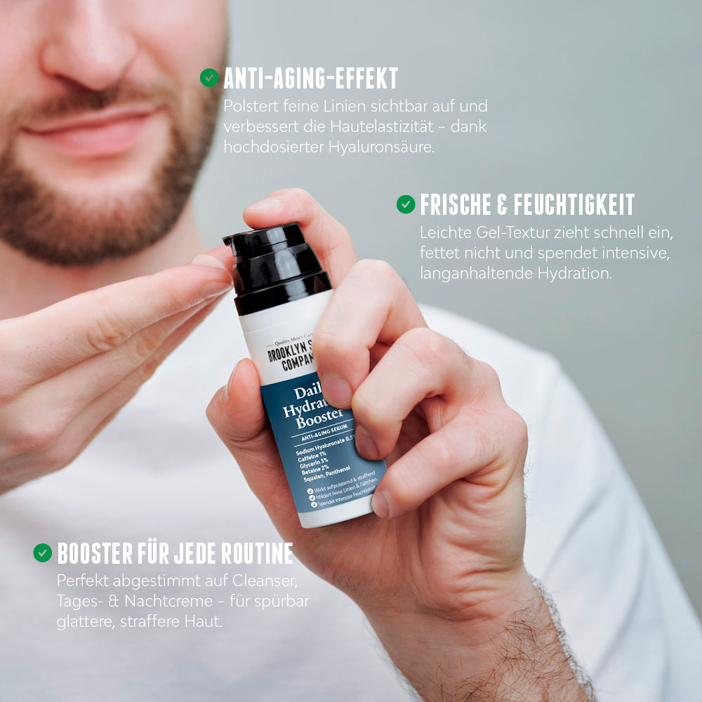 Mann trägt „Daily Hydration Booster“ von Brooklyn Soap auf; Text hebt Anti-Aging, Feuchtigkeit und Pflegeroutine hervor.