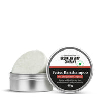 Das feste Bartshampoo reinigt und kräftigt de Bart, ist perfekt für Zuhause und unterwegs und ist nachhaltig und plastikfrei verpackt.