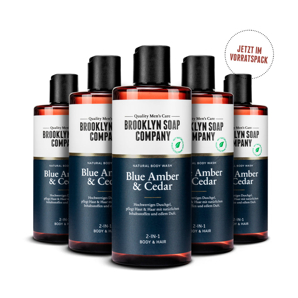 Das Blue Amber & Cedar Body Wash von der Brooklyn Soap Company im praktischen Vorratspack. Ideal für die tägliche Pflege mit feuchtigkeitsspendenden, natürlichen Inhaltsstoffen und langanhaltendem Duft.