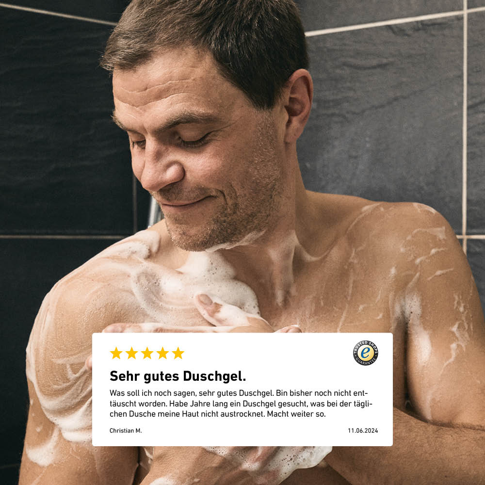 Body Wash von der Brooklyn Soap Company auf der Haut – sanfte Reinigung mit cremigem Schaum für gepflegte, saubere Männerhaut. Darunter eine positive Kundenbewertung. 