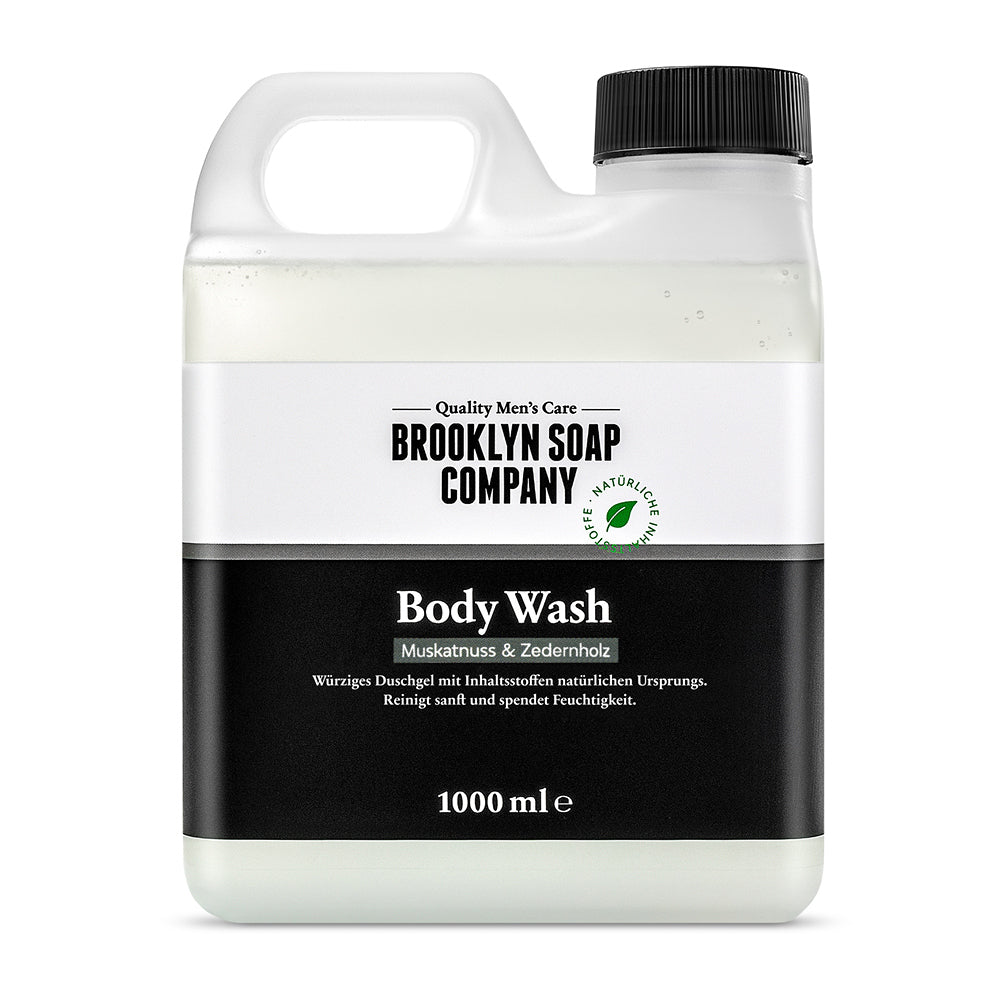 Nachfüllkanister für das Body Wash für Männer von der Brooklyn Soap Company mit Muskatnuss- und Zedernholzduft zur sanften Reinigung und feuchtigkeitsspendenden Pflege.